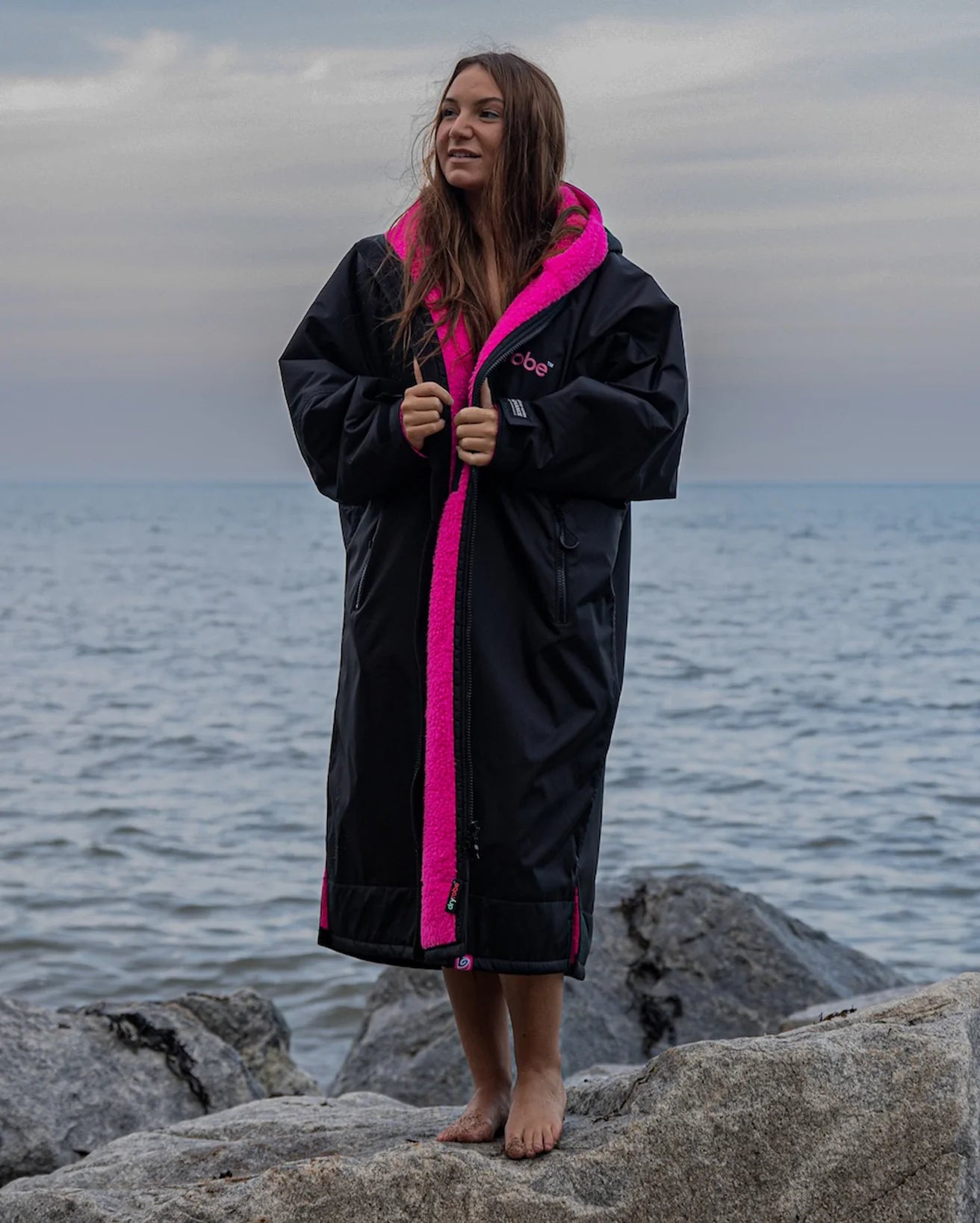 DryRobe Advance Long Sleeve Changing Robe (Black/Pink)