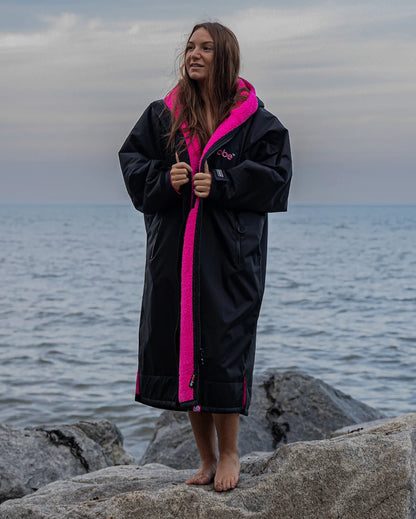 DryRobe Advance Long Sleeve Changing Robe (Black/Pink)